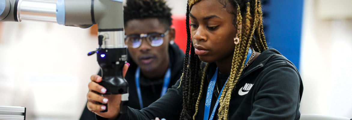 students in robotics class